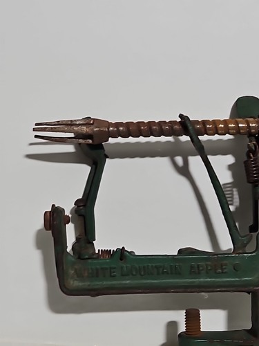 Antique 'White Mountain' Apple Peeler--Cast Iron - Picture 4 of 9