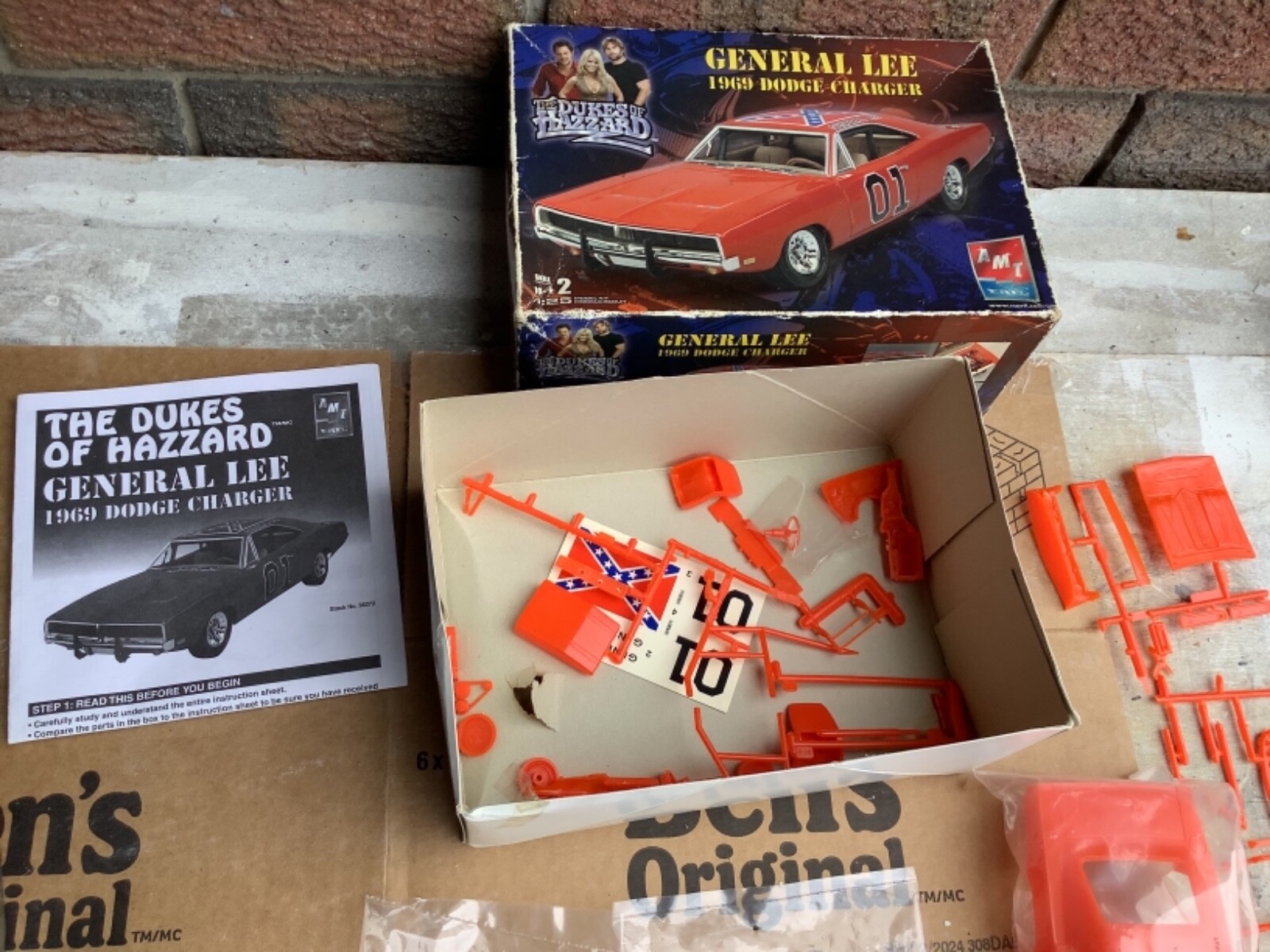amt ertl model kits- the dukes of hazzard - 1:25-1969 dodge not sure if ...