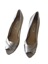 Nina Women Peep Toe Pump Heels Rhiyana Silver Satin US 9/ EU 39 
