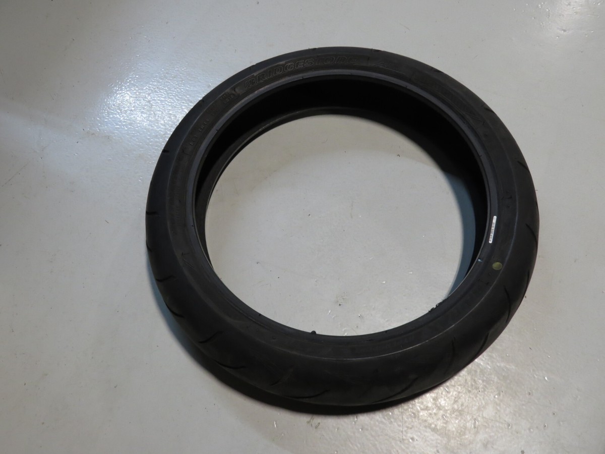 Bridgestone Battlax Hypersport S21F Front Tubeless Tire 120/70