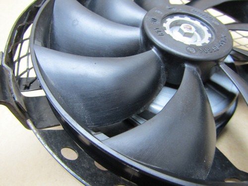 Suzuki B-King GSX 1300 BK8 2008 13,312 miles right radiator cooling fan (13132) - Picture 2 of 6