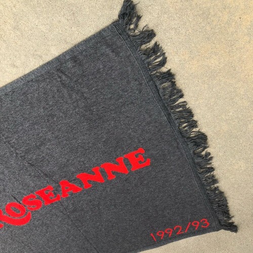 Rare 1992/93 Roseanne TV Sitcom Cast/Crew Gray Throw Blanket Tapestry 58x52” - Picture 6 of 10