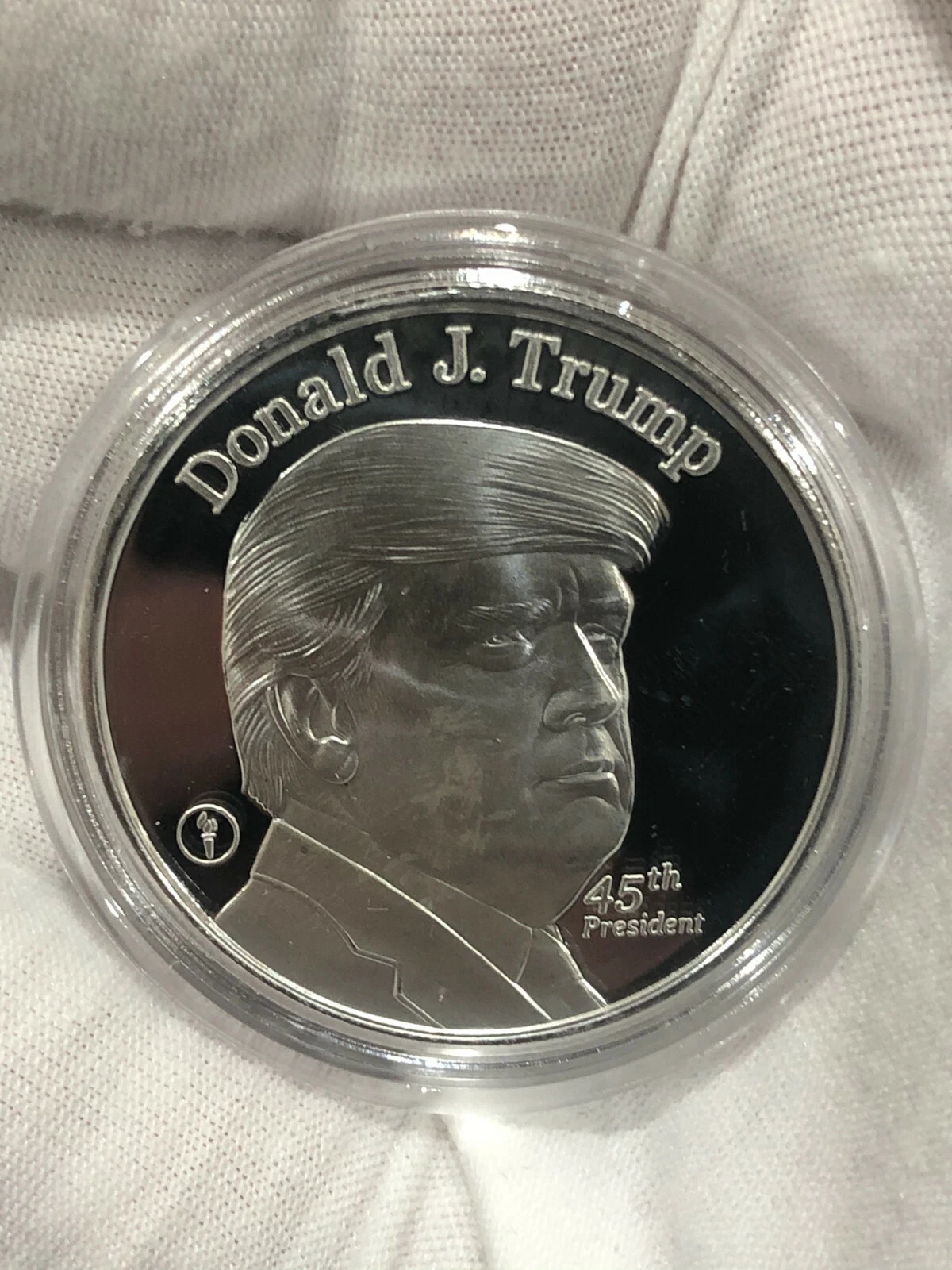 1 oz Silber - Donald J Trump 45th President - .999 Pure Silver Coin IN EINER KAPSEL - Bild 1 von 5