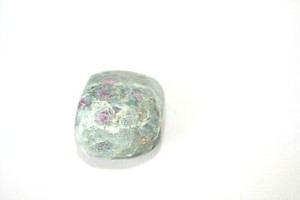 Ruby-Fuschite-Tumbled-Stone-43g-Reiki-Healing-Crystal-Heart-Chakra-Balance-C43J