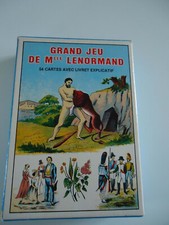 JEU Mlle LENORMAND grimaud carttomancie , oracle ( grand format ) 2 languages