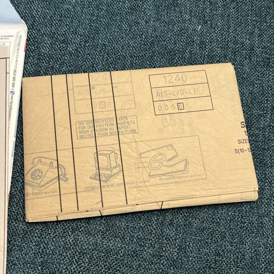 Simplicity 1240 Aprons Child Misses 18" Doll Sewing Pattern size S-L - Image 4 of 4