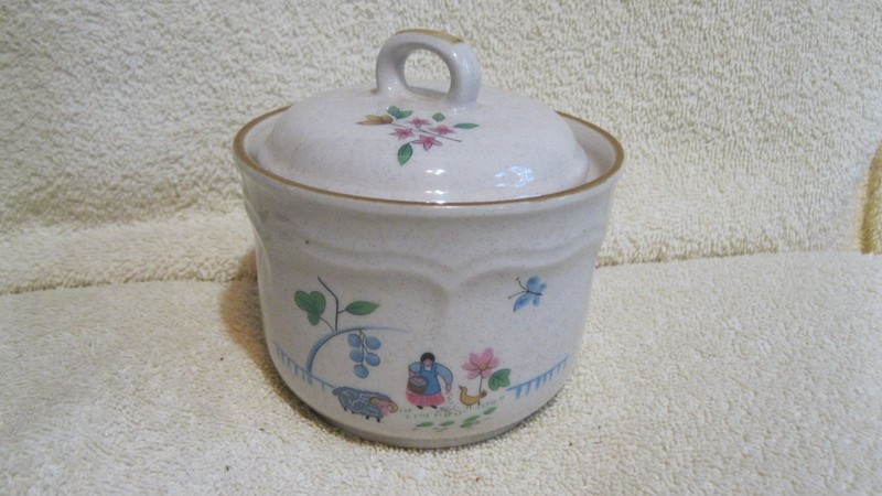 VINTAGE INTERNATIONAL HEARTLAND CHINA CERAMIC STONEWARE SUGAR BOWL WITH LID