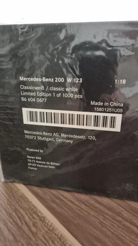Mercedes Benz 200 W123 Weiß 1:18 B66040677 Norev - Bild 4 von 4
