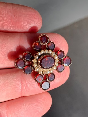 9ct rose gold garnet seed pearl brooch Georgian 18th century - Picture 2 of 7