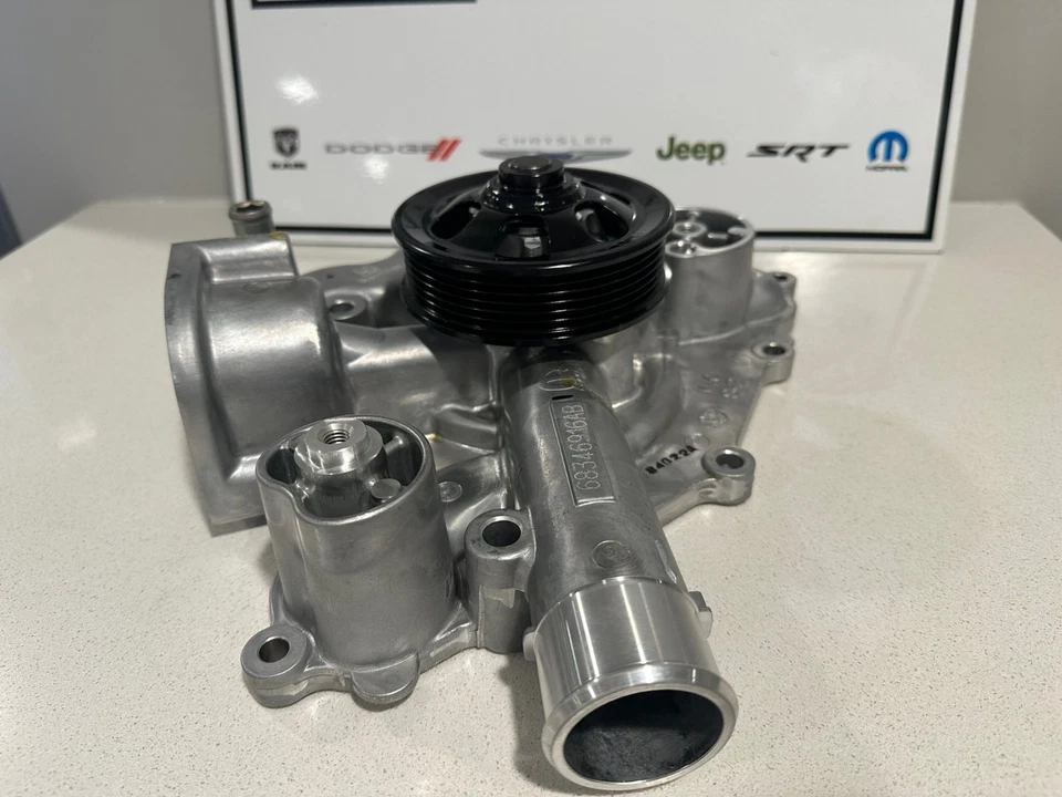 Bomba de agua 11-24 Jeep Dodge Chrysler Challenger 5,7 L 6,4 L Mopar de fábrica nueva OEM Foto 2 de 3