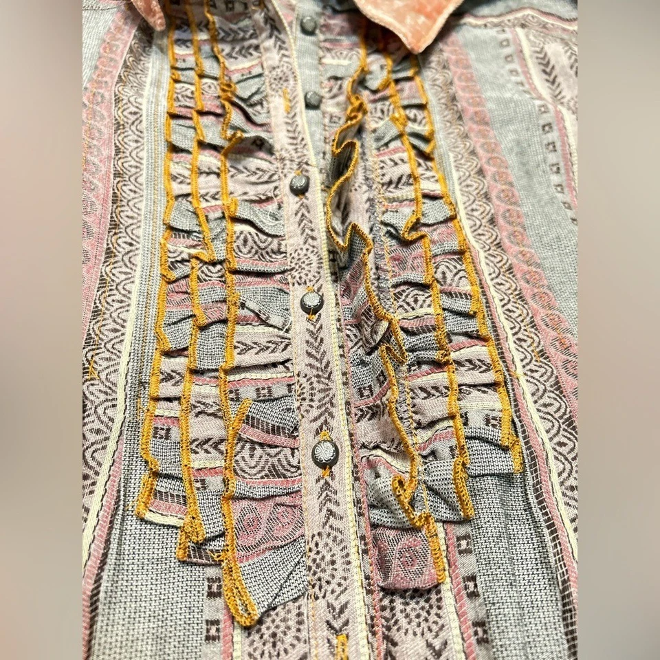 Suave Envolvente Abotonado Terciopelo Bordado Diseño Rayas Espalda Floral Foto 3 de 4