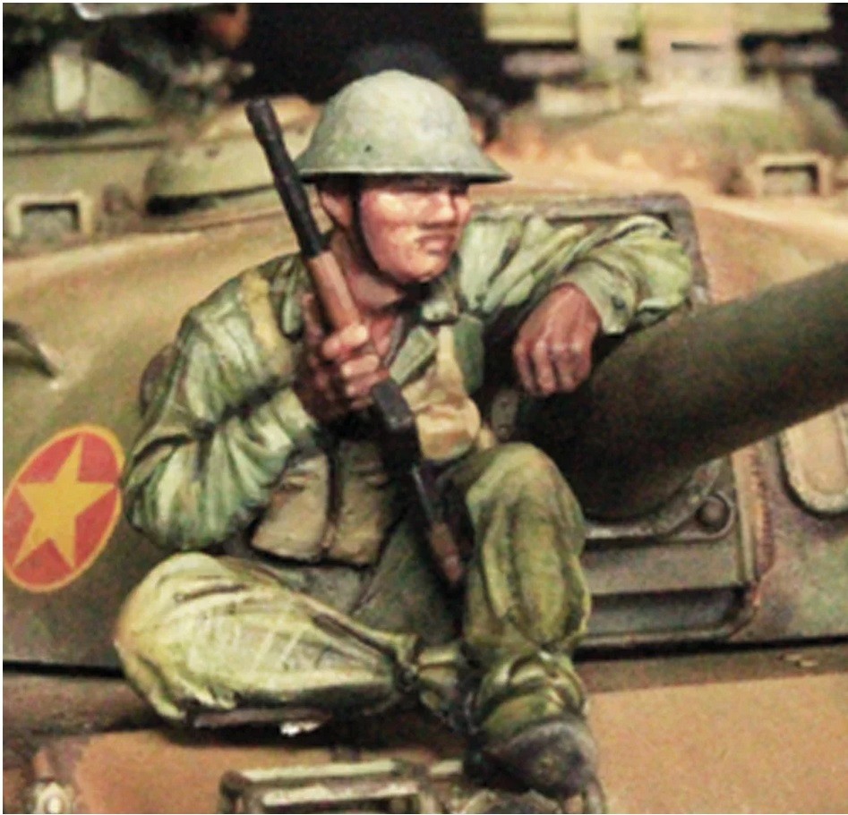 1/35 Vietnam - NVA/Vietcong Army Tank Crew and riders (10 figs) - T636 ...