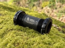 Wolf Tooth Bottom Bracket - English (BSA), 68/73mm, For 30mm Spindle Hope cranks