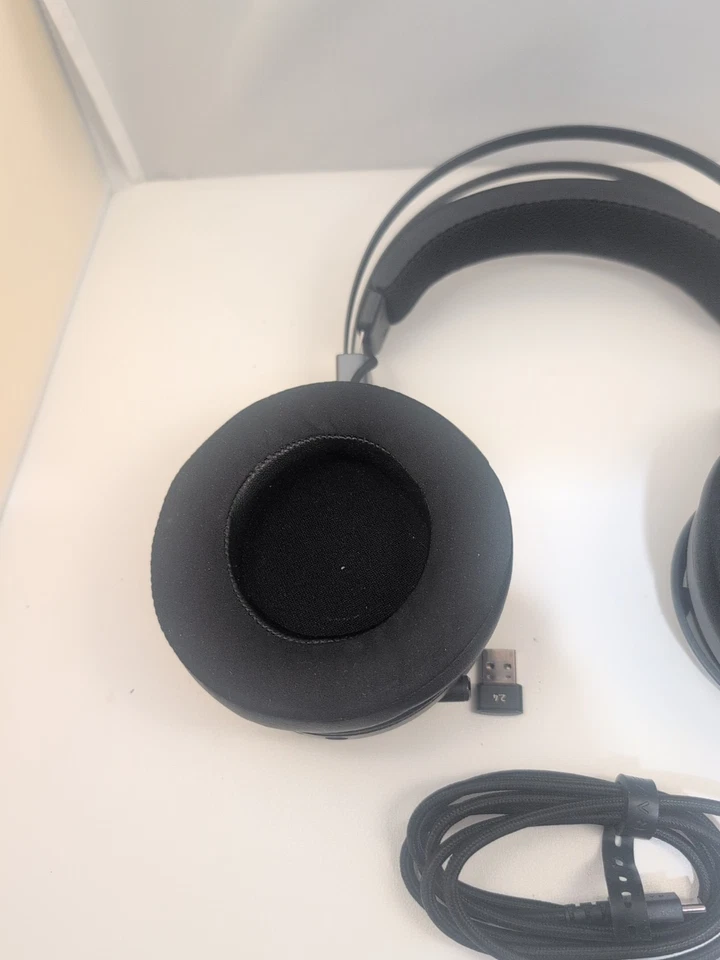 Auriculares para juegos Razer Nari Ultimate Wireless 7.1 sonido envolvente con dongle probado Foto 3 de 4