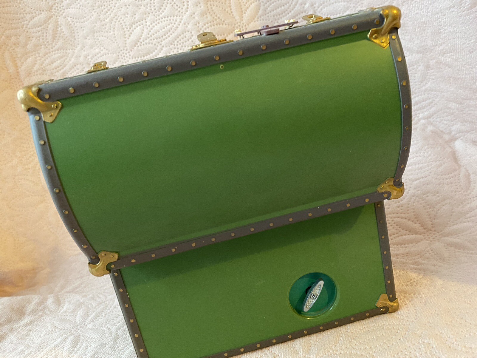 Vintage ENESCO 1986 Music Box"TOY SYMPHONY"Treasure Chest of Toys Wind