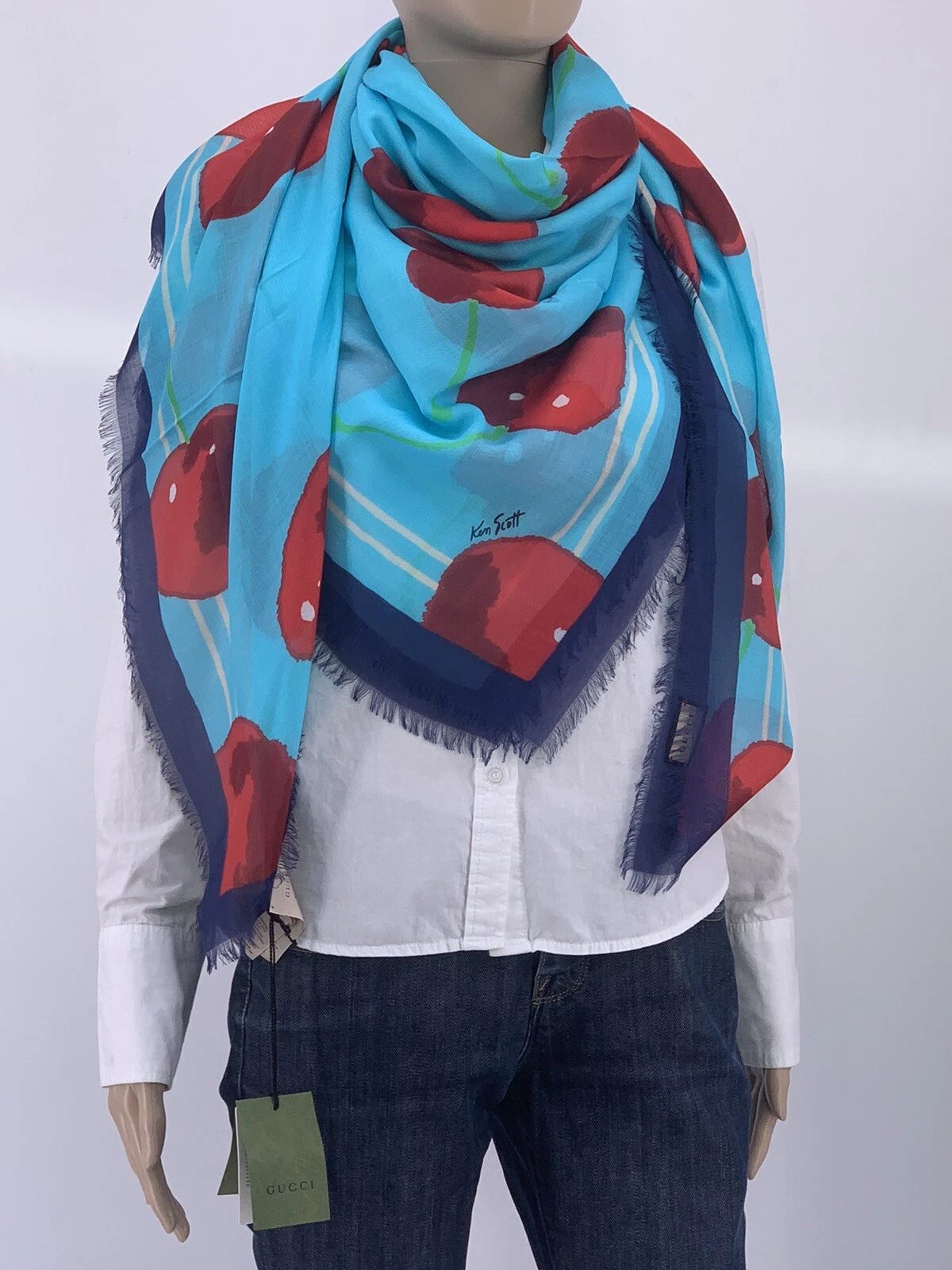 Neuf Luxury Original Gucci écharpe/foulard 140 x 140 cm  652731  4600