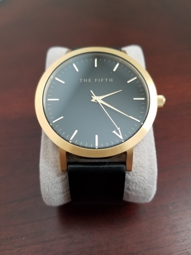 the 5th watch melbourne minimal black & gold near mint condition