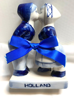 Delft Blue Hand Painted Holland Boy & Girl Kissing Figurine with Bow Vintage
