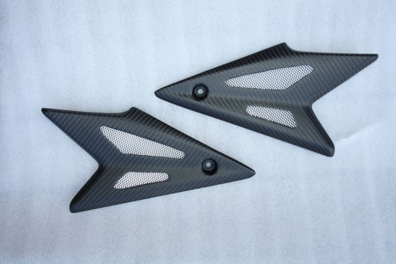 Caches sous selle Triumph Speed Triple 2008-2010 en carbone mat haut de gamme