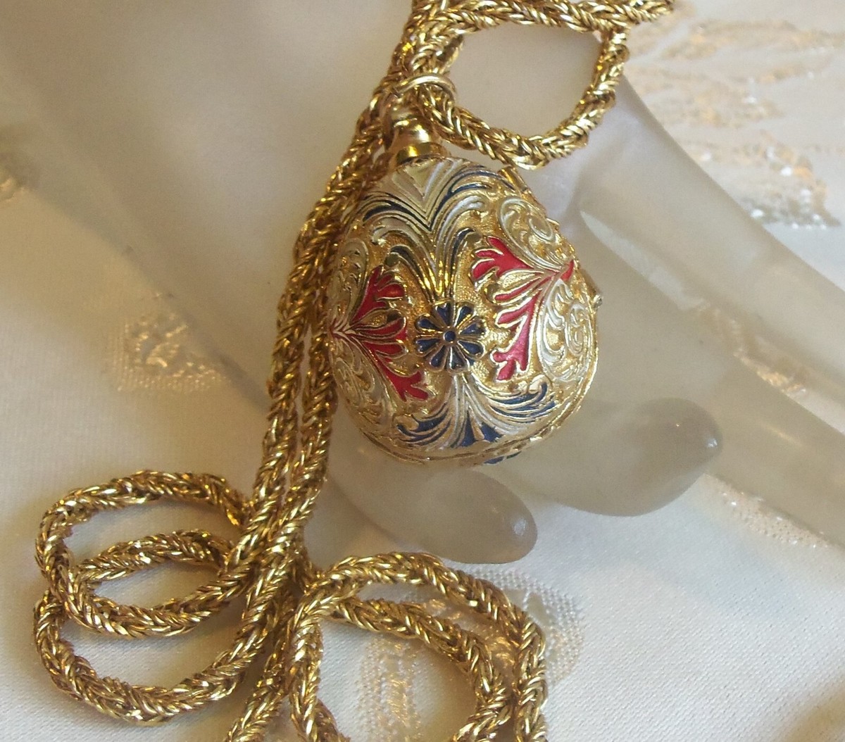 Vintage Golden Shield Enamel Ball Egg watch & Fenton Chain  display picture 1
