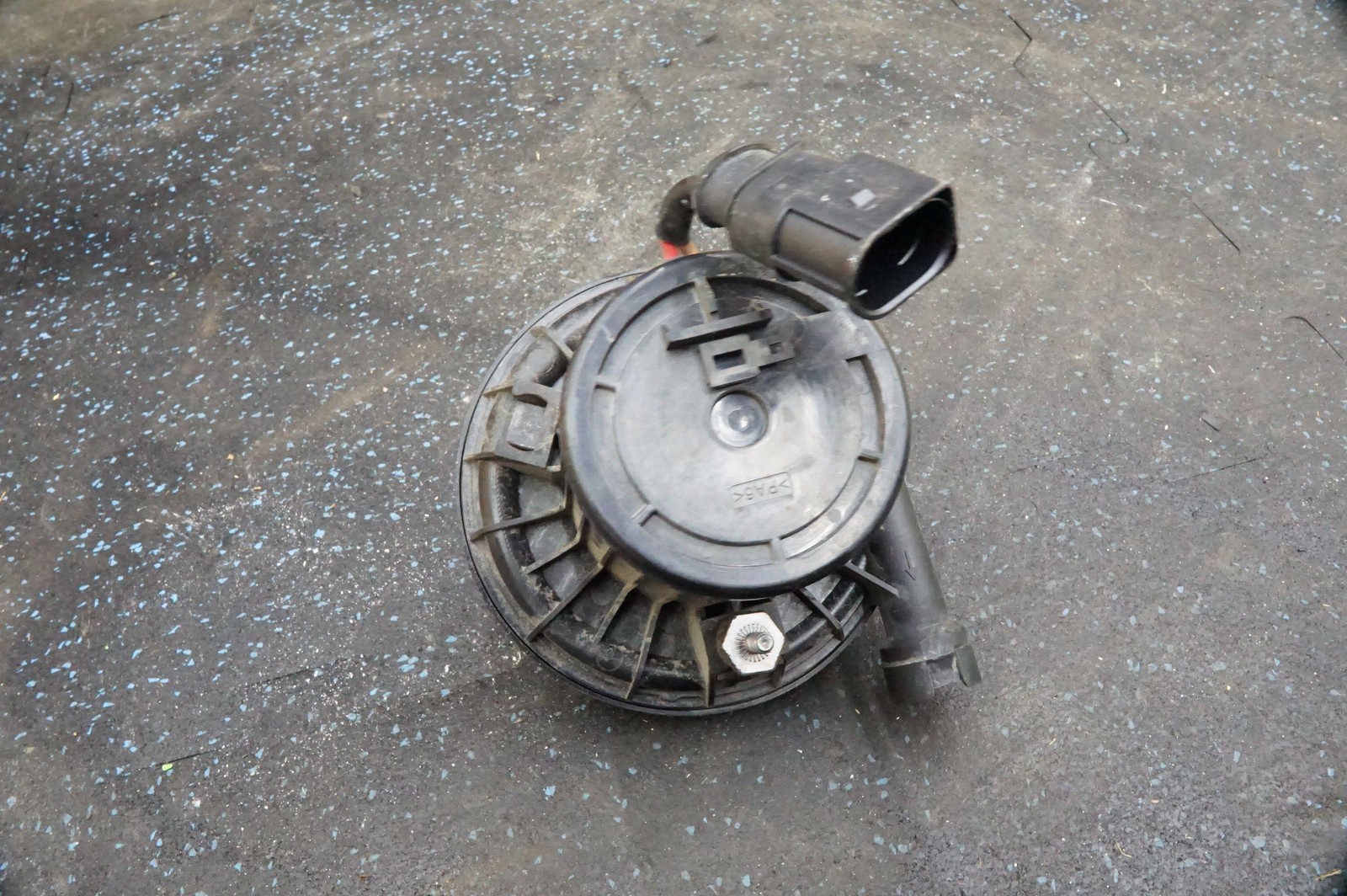 Secondary Engine Air Injection Pump 12F0256CP OEM McLaren 650S