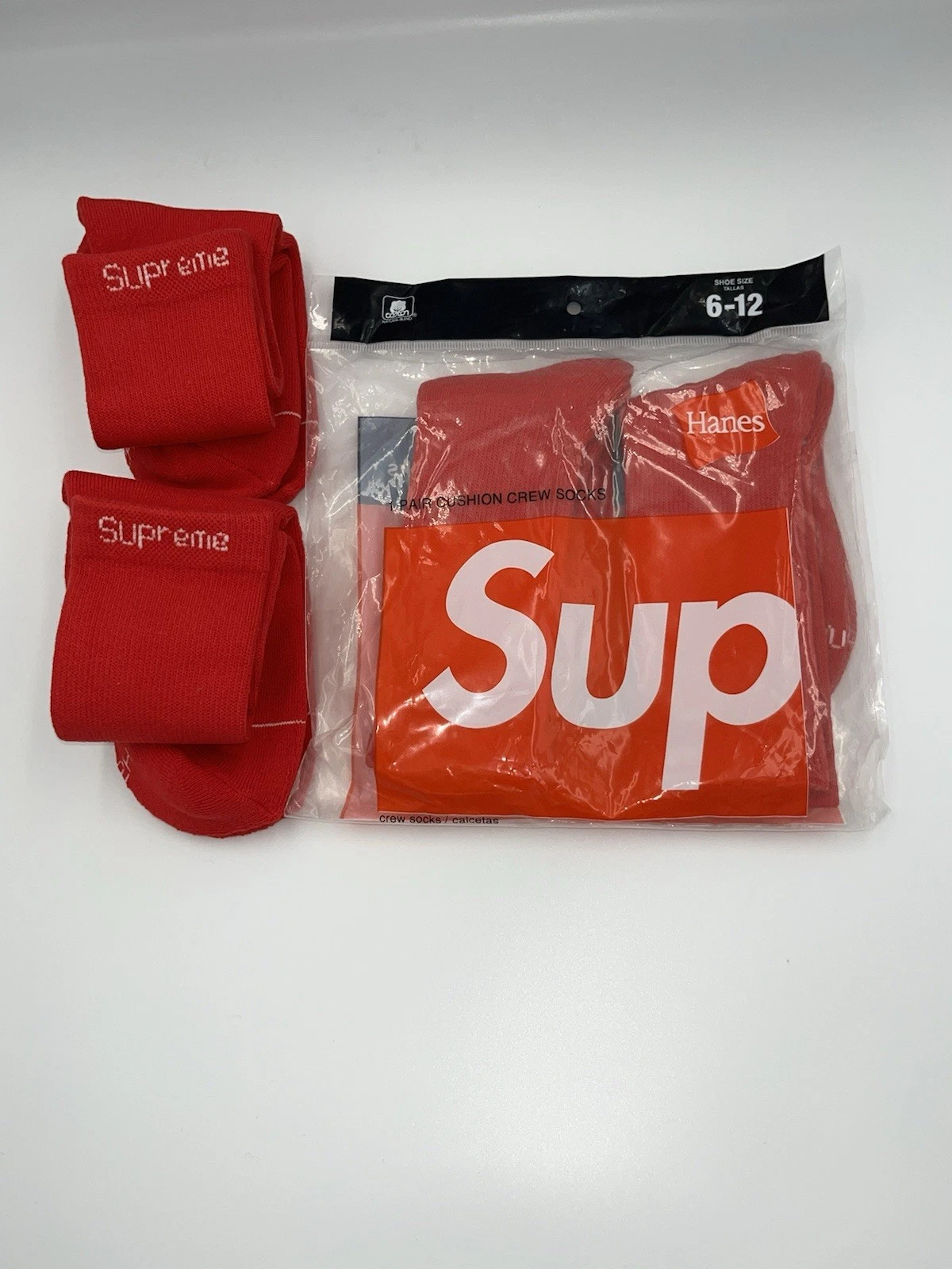 CHAUSSETTES SUPREME HANES/BLANC/ROUGE/NOIR/2 PAIRES DANS CHAQUE PAQUET/100% NEUVES AUTHENTIQUES