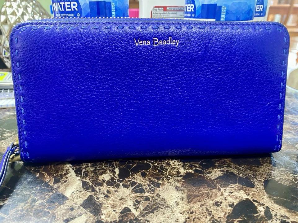 Cartera acordeón Vera Bradley azul con cremallera alrededor Foto 4 de 4