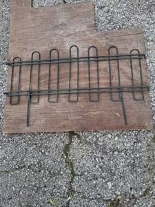 Flower Garden Fencing (23) 12" X 24" Interlocking Pieces. Fast Shipping