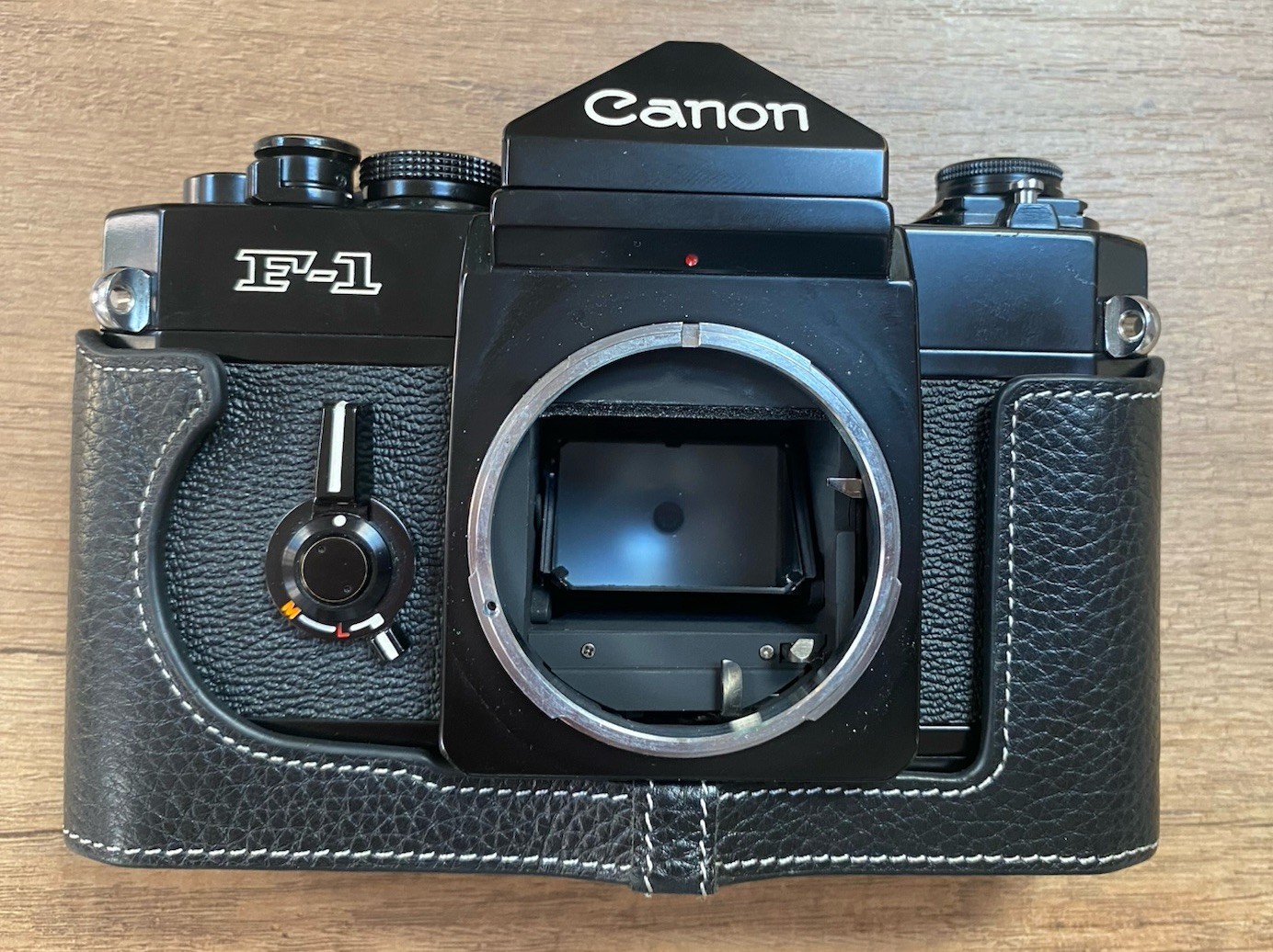 Canon F1 (spätes Modell) in sehr gutem Zustand ohne Karton