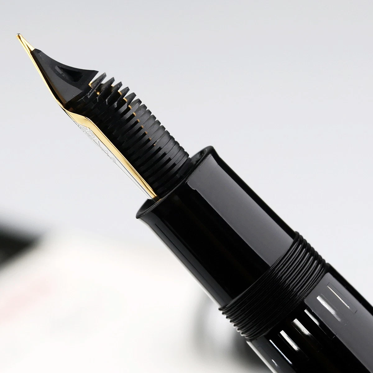 Majohn P141 Piston Resin Fountain Pen NO.8 Fine Nib,Ink Window Writing Gift Pen