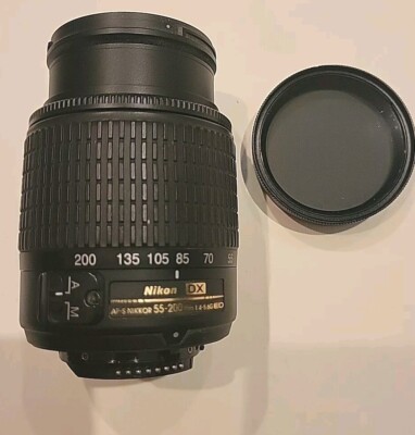 Nikon Zoom-NIKKOR 55-200mm f/4.0-5.6 DX G SWM AF-S VR IF A/M ED Lens & Filter 