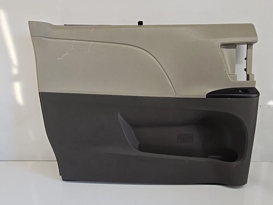 Toyota Sienna 2014-2016 panel de moldura de puerta trasera izquierda del lado del conductor OEM Foto 4 de 4