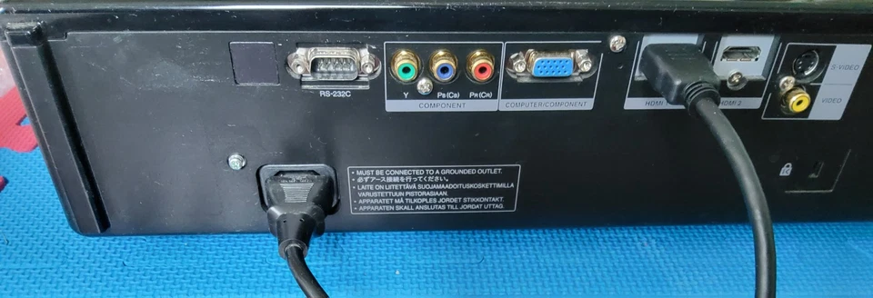 Sharp XV-Z17000 3D Projector – Excellent Condition – Remote + 8 Sharp 3D Glasses - Image 4 of 4