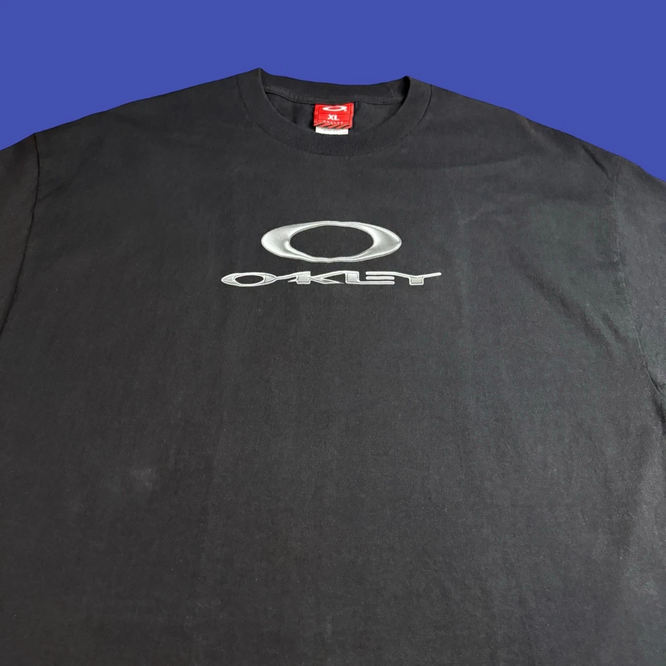 Oakley Мужские XL логотип графический футболка винтажный Y2K черный серый металлический с надписью - Изображение 4 из 4