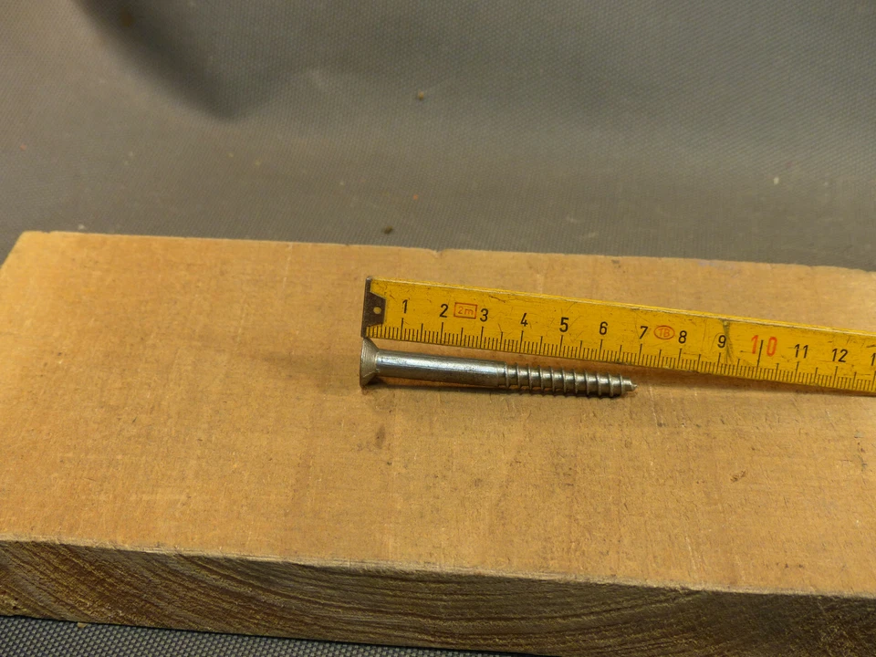 Lot de vis à bois tete fraisée ancien stock quincaillerie 6.5x70  78 pièces - Photo 3/4