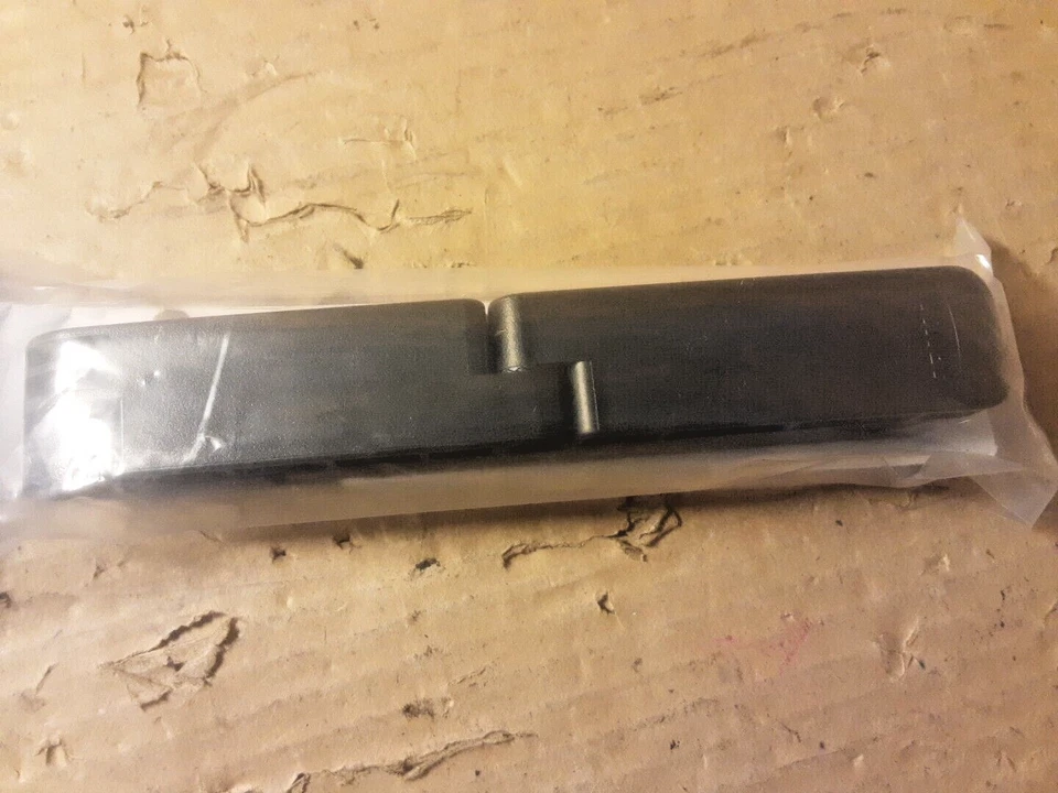 ARKON FOLD-UP TRAVEL STAND FOR APPLE iPad AND OTHER TABLET - Image 2 of 4