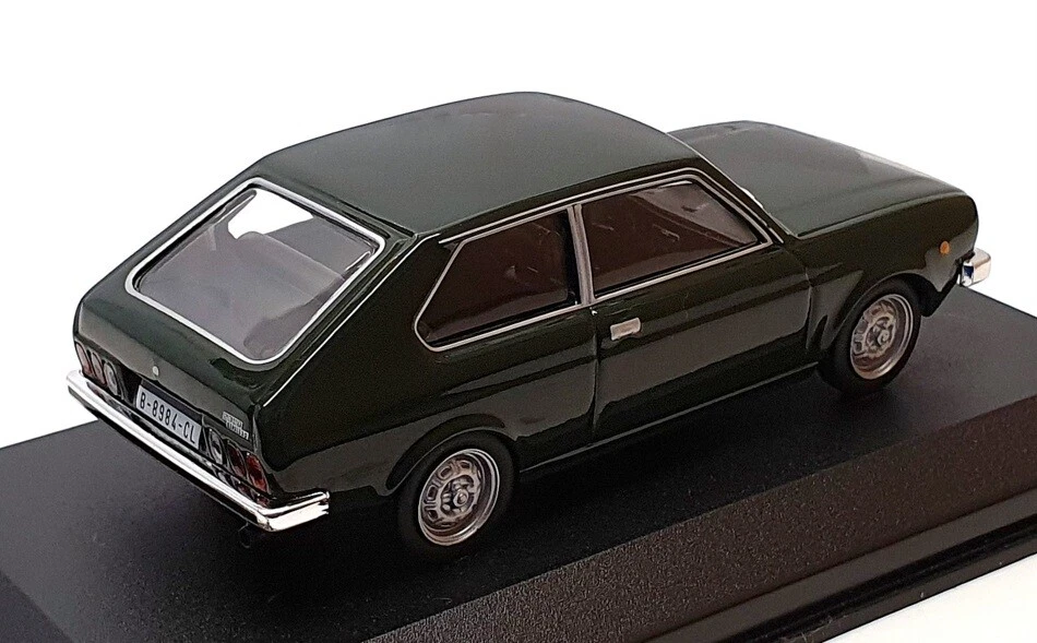 Altaya 1/43 Scale Diecast 150962 - 1977 Seat 128 - Green - Image 2 of 4