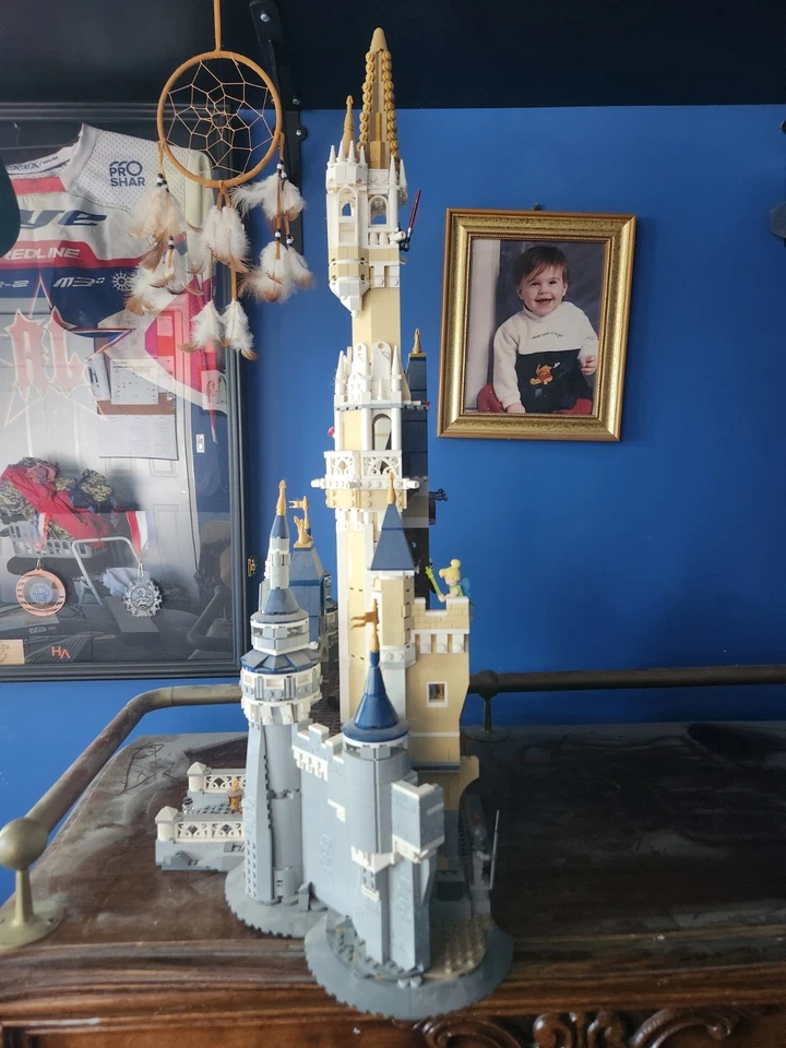 LEGO Disney: The Disney Castle (71040) - Image 4 of 4