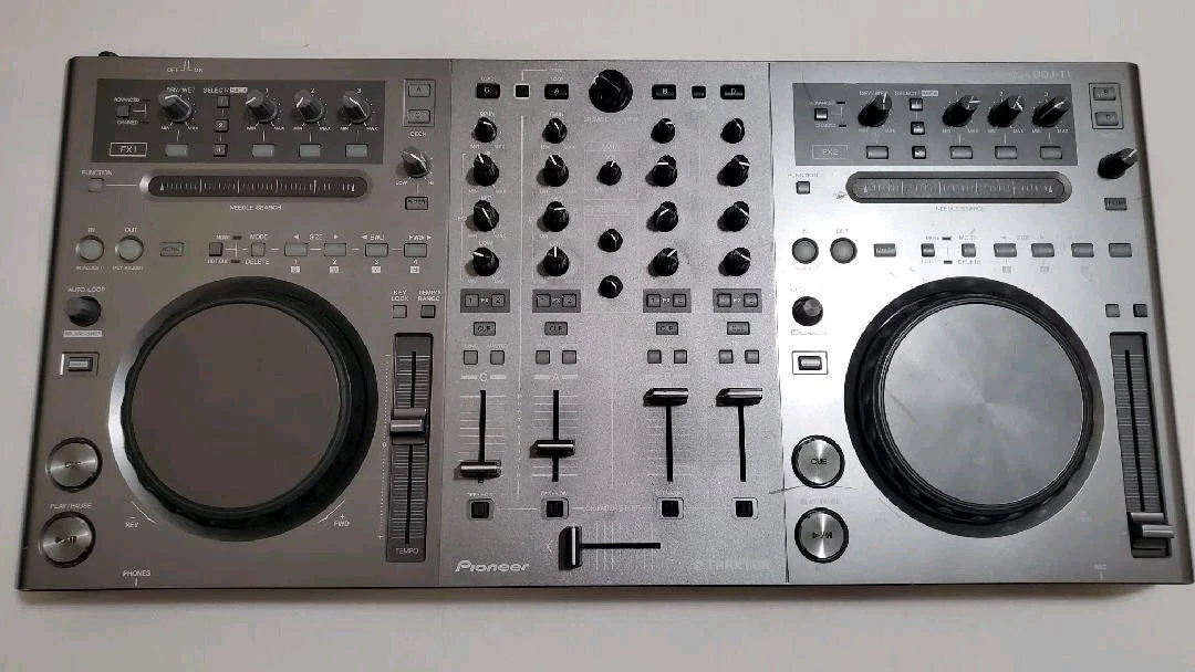 DDJ-T1 Pioneer DJ コントローラー 専用ケース+Traktor付 Pioneer DDJ-T1 DJ Controller for Traktor | zZounds