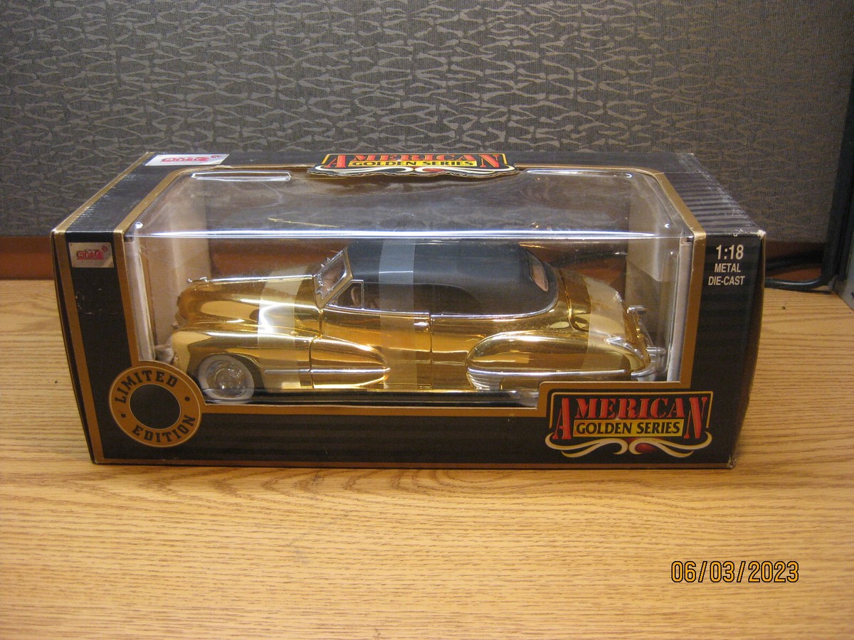 1/18 1947 Cadillac Series 62 Top Up Cabrio, plated gold by Anson
