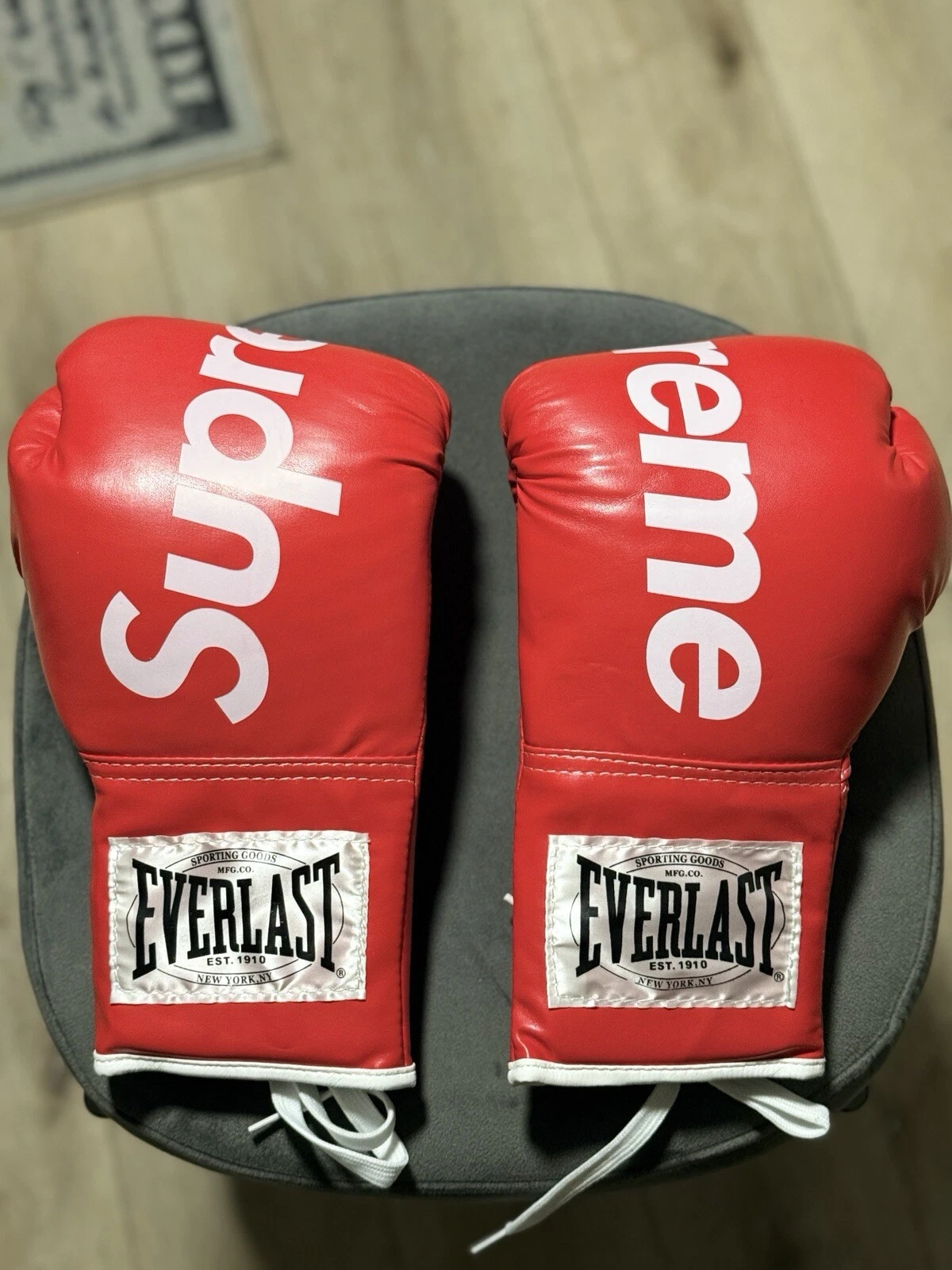 Gants de boxe Supreme 12 oz Cst