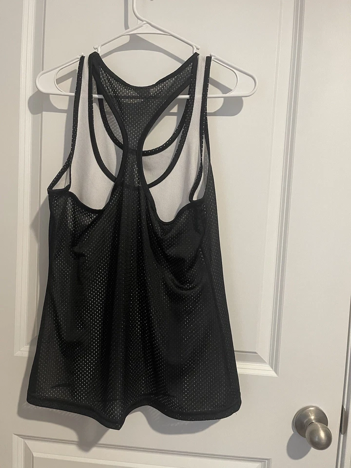 Blusa atlética surfista Danskin Now tamanho M (8-10) preta e branca sem mangas - Imagem 4 de 4