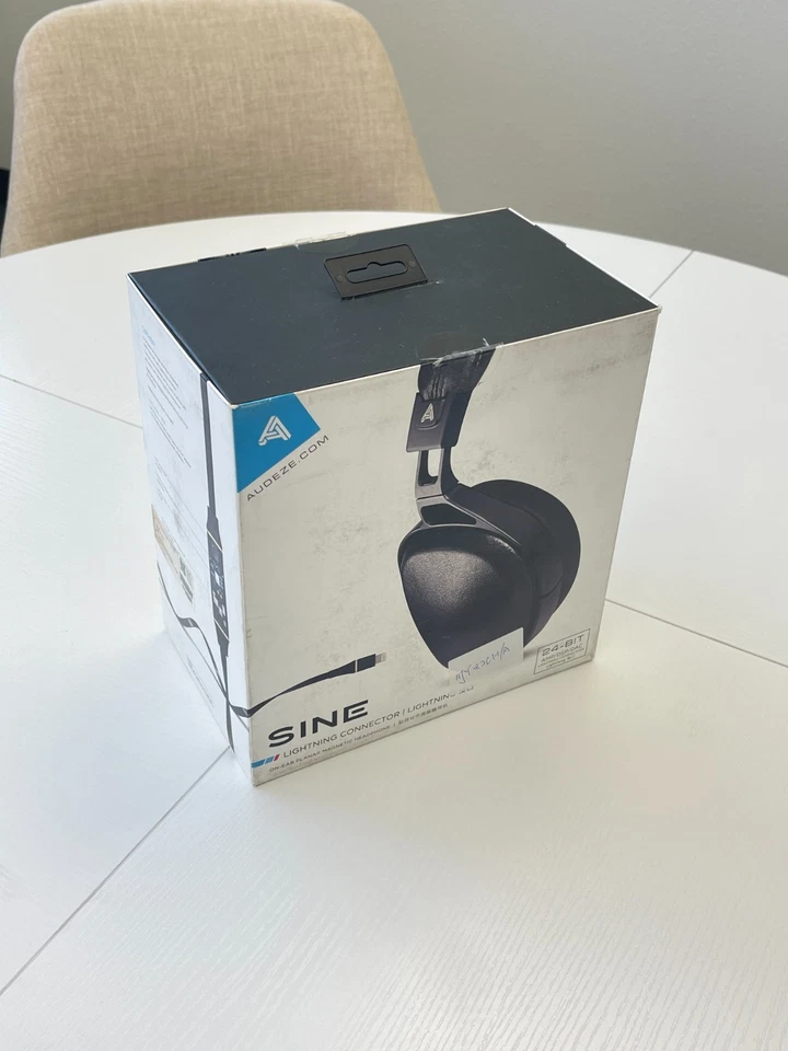 Audeze SINE Sobre la Oreja Cerrado Trasero Planar Magnético Auriculares con Garantía de 30 Días Foto 2 de 4
