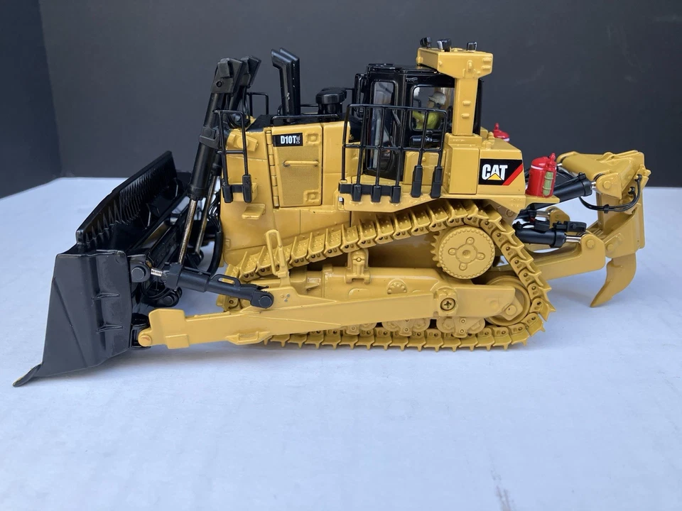 CAT D10T2 Bulldozer 1/50 Scale Replica High Line Series By Diecast Masters 85532 - Image 2 of 4
