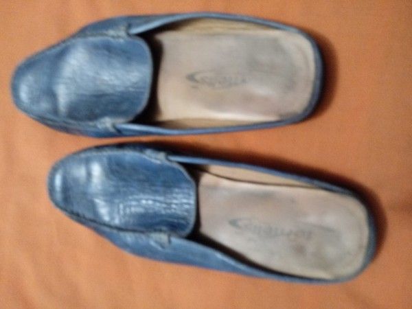 Zapato descalzo color azul marino Material piel Numero 37 Marca Fornetts