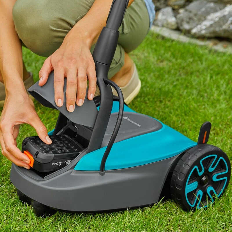 Gardena 1462020 AkkuRasenmäher für kleine Flächen HandyMower 22/18V