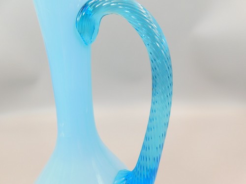 LARGE 11 1/4", 28.5cm ITALIAN EMPOLI BABY BLUE GLASS JUG WITH TWISTED HANDLE. - Picture 3 of 6