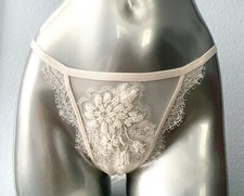 Victoria's Secret Coconut White Eyelash Lace Dream Angels Itsy Beaded Panty L