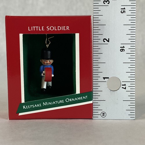 Adorno de Navidad Hallmark Keepsake - Little Soldier - 1989 De colección Nuevo en Caja - Imagen 5 de 5