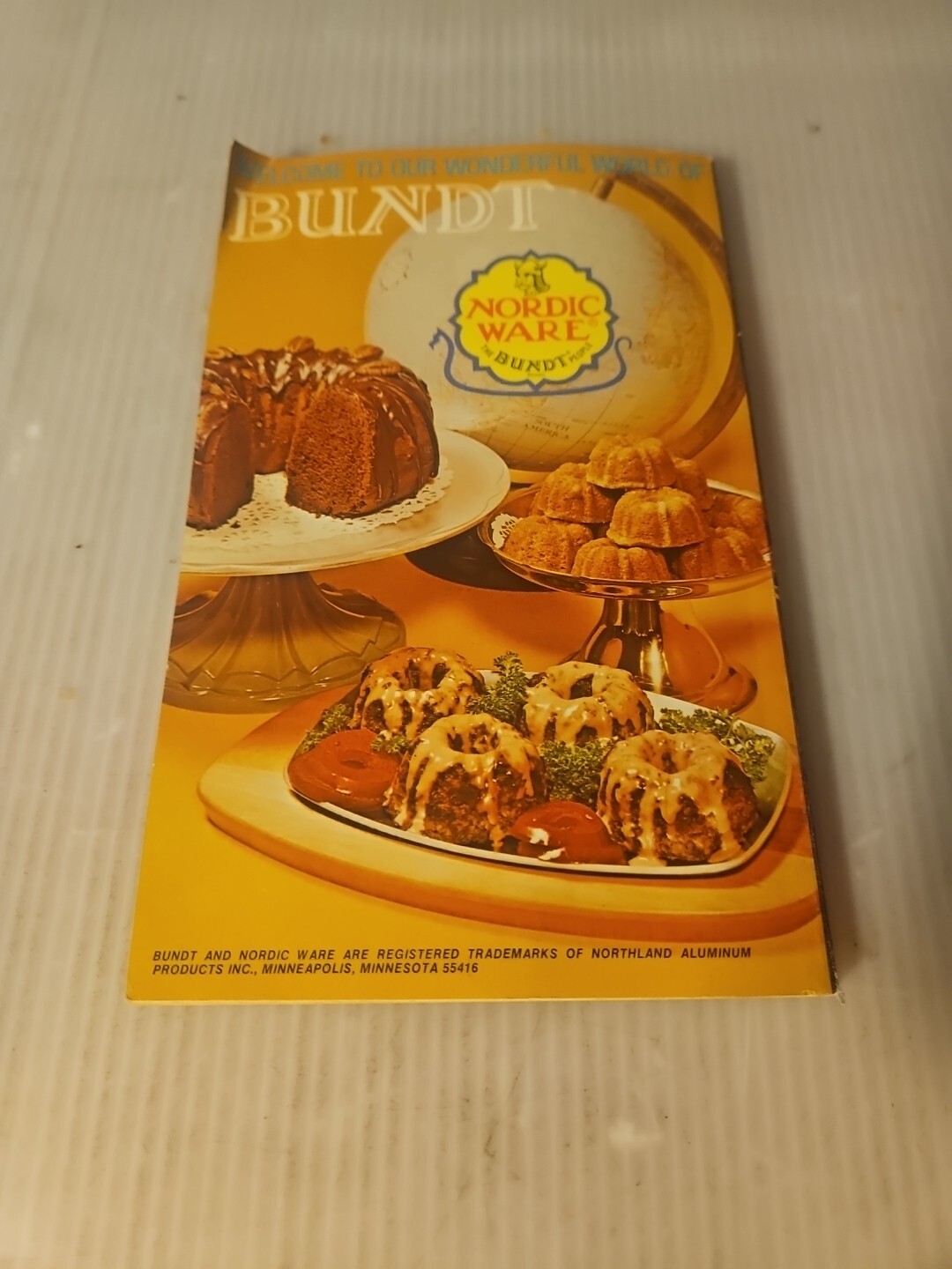 Vintage 1973 "Bundt Pans" Recipe Cookbook Over 300 Ways To Use Your